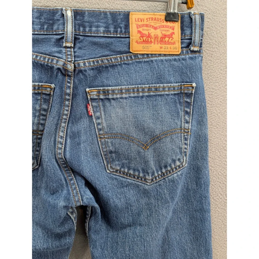 Levi's 505 Regular Fit Denim Jeans Men's 31x30 Med Wash Blue Straight Leg Cotton